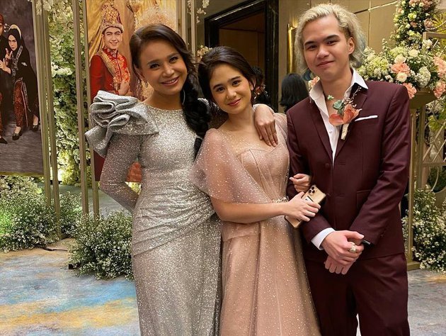 curi perhatian ini gaya deretan artis hadiri pernikahan ria ricis dan teuku ryan