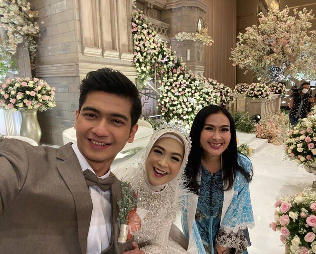curi perhatian ini gaya deretan artis hadiri pernikahan ria ricis dan teuku ryan