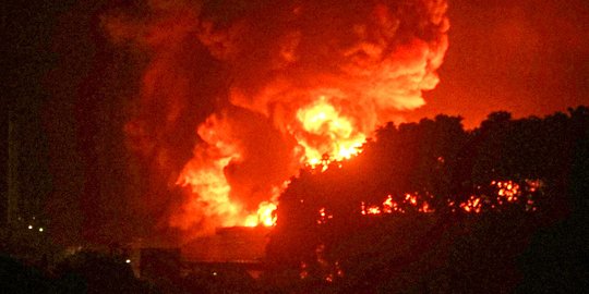 Luhut Dapat Data Kebakaran Kilang Pertamina Cilacap Akibat Thunderstrom