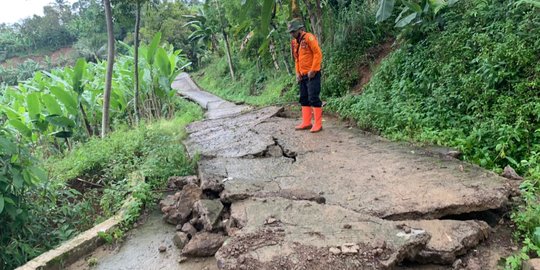 Pergeseran Tanah Masih Terus Terjadi di Sukamakmur Bogor