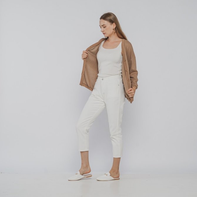 trik tampil stylish dengan outfit bernuansa earth tone
