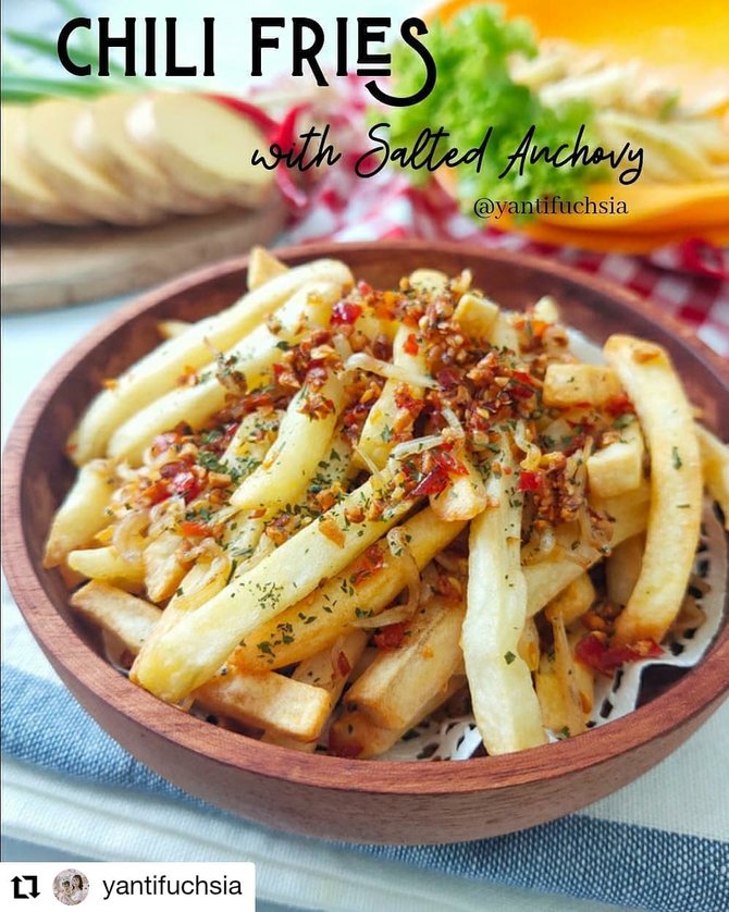 chili fries with salted anchovy