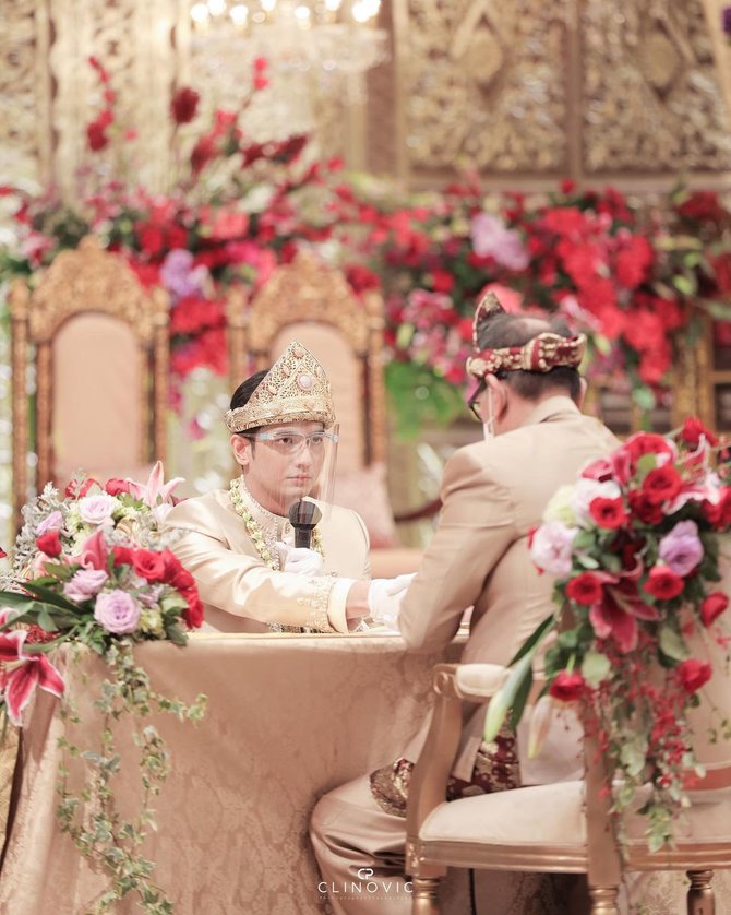 momen bahagia pernikahan ria ricis dan teuku ryan