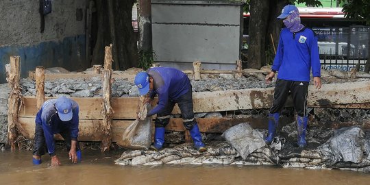 Perbaikan Turap Kali Baru Guna Antisipasi Banjir