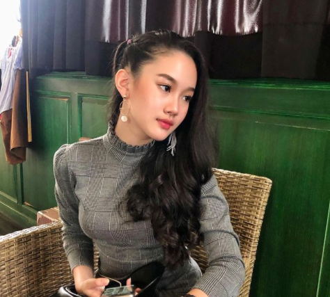 perankan tokoh zora di dari jendela smp ini 4 fakta luz victoria