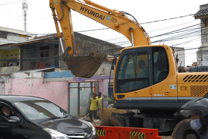 rumah viral di tengah jalan tangerang kini dibongkar