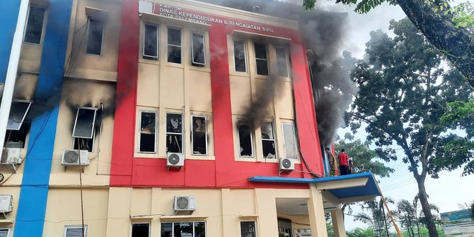 Kantor Disdukcapil Palembang Terbakar, Komputer dan Berkas Hangus
