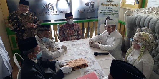 Montir Bengkel di Bekasi Terharu Ridwan Kamil Jadi Saksi Pernikahannya