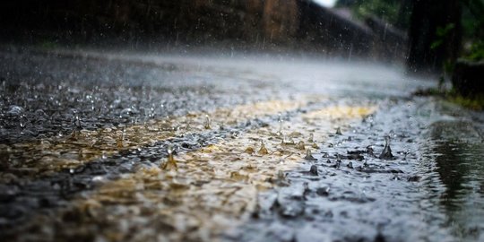 Niat Shalat Istisqa dan Tata Caranya, Amalan Meminta Hujan