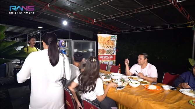nagita sulap rumah jadi resto manado