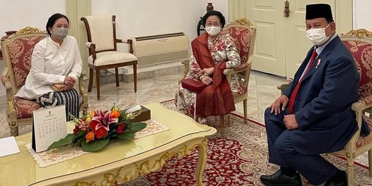 Megawati dan Prabowo Berbincang Bahas Sejumlah Isu di Sela Pelantikan Panglima TNI