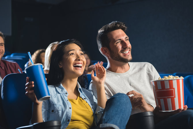 agar tetap nyaman nonton bareng doi lakukan 4 hal ini di bioskop yuk