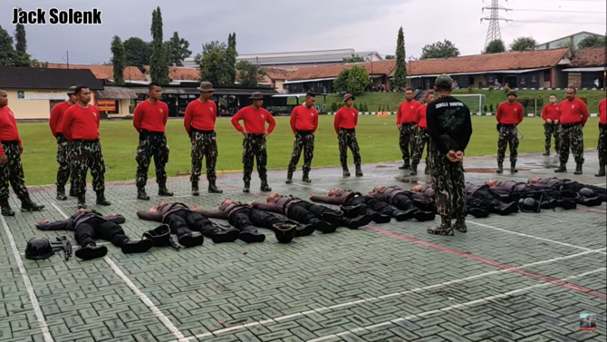 begini tradisi masuk satuan brimob polri