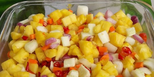 7 Resep Acar Nanas Segar, Cocok untuk Camilan atau Makanan Pendamping