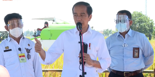 Jokowi Ingatkan Pertamina dan PLN: Energi Fosil Pada Saatnya akan Disetop