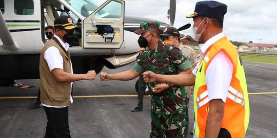 Kunker Perdana, Kepala BNPB Minta Pemda Sintang Penuhi Kebutuhan Dasar Korban Banjir