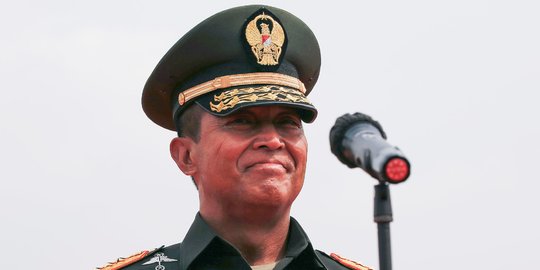Foto Keluarga Panglima TNI Jenderal Andika, Sang Adik Berdiri Gagah Berseragam Polri