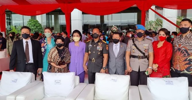 foto keluarga panglima tni jenderal andika