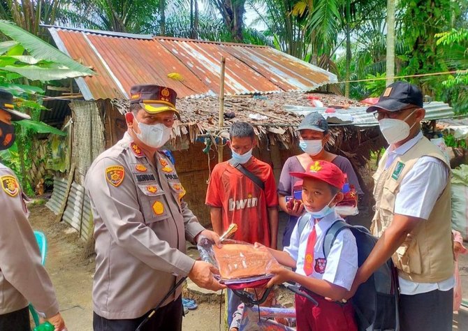 bertemu kapolres batubara nasib keluarga pemulung ini bak 039tertimpa durian runtuh039