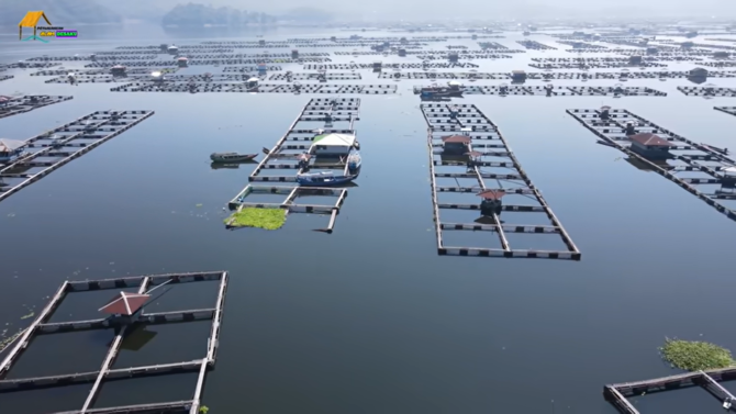 potret kampung di atas waduk cirata