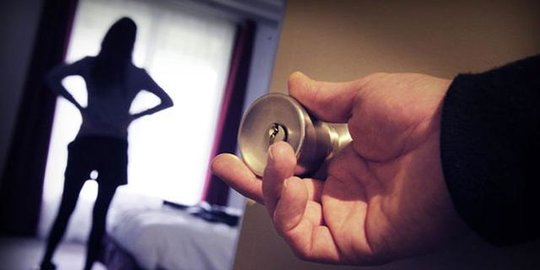 Polrestabes Semarang Tangkap Muncikari Prostitusi Online