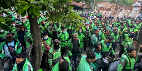 Protes Penurunan Tarif, Driver Gojek Datangi Balai Kota Solo