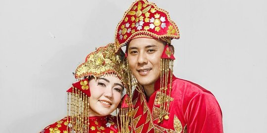 Potret Via Vallen & Chevra Kenakan Pakaian Adat Bikin Heboh Netizen, Isyarat Menikah?