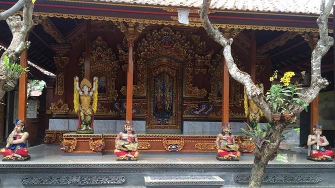 rumah adat bali