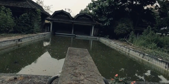 Rumah Megah Bekas Pembunuhan Ditinggalkan, Kolam Renang Besar jadi Saksi Penikaman