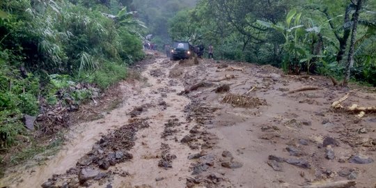 3 Kabupaten di Aceh Dilanda Tanah Longsor, Akses Jalan Lumpuh Total