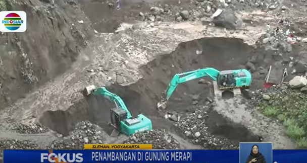 aktivitas penambangan pasir lereng merapi