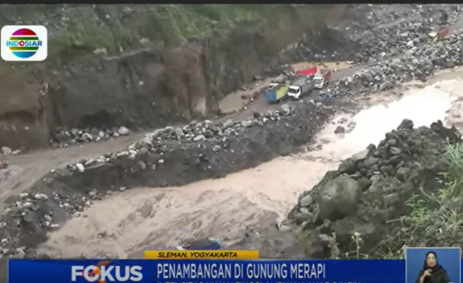 aktivitas penambangan pasir lereng merapi