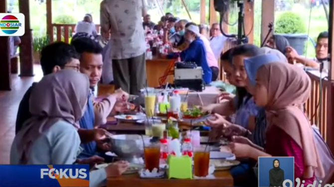 warung makan tengah sawah di banyumas