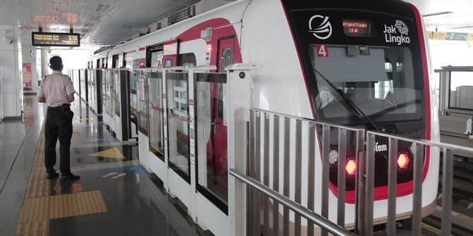 Satu Rangkaian LRT Jabodebek akan Diisi Seorang Train Attendant, ini Tugasnya Nanti
