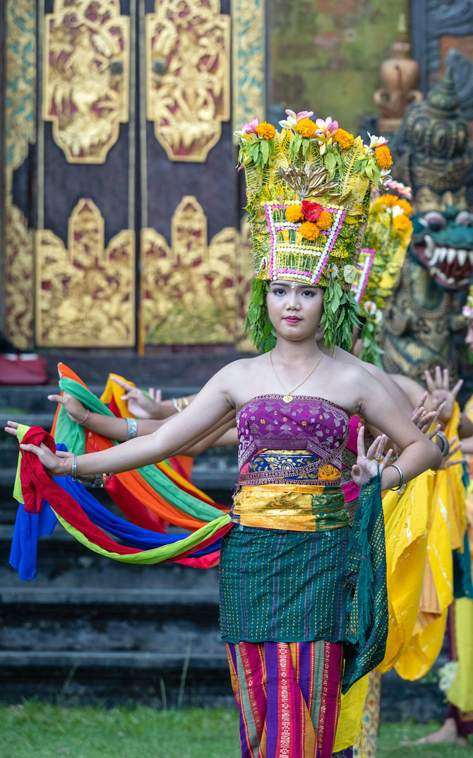 tari rejang bali