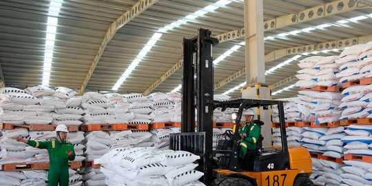 industri petrokimia pacu pertumbuhan ekonomi indonesia rev1