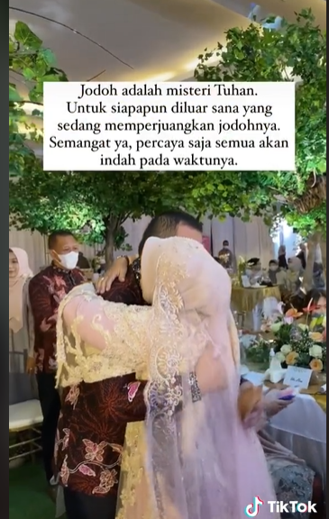 wanita dapat jodoh di usia 55 tahun