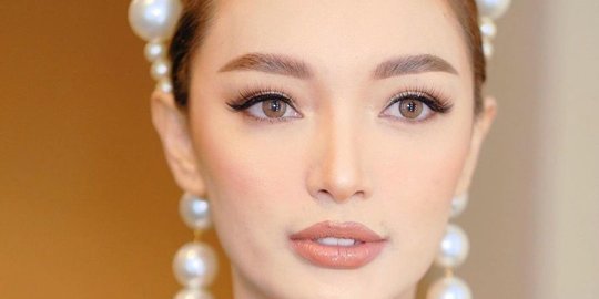 5 Potret Terbaru Zaskia Gotik, Penampilannya Dipuji Bak Barbie Hidup