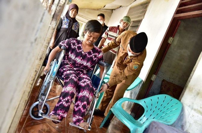 kirim pesan lewat sosmed penderita hidrosefalus dapat hadiah ini dari gubernur sumut