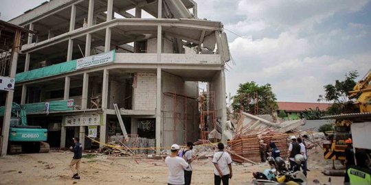 Pemkot Jakbar Minta Polisi Tindak Penanggung Jawab Pembangunan SMAN 96 Roboh