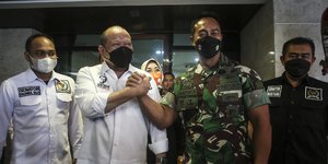 Panglima TNI Sambangi Kediaman Ketua DPD La Nyalla Mattalitti