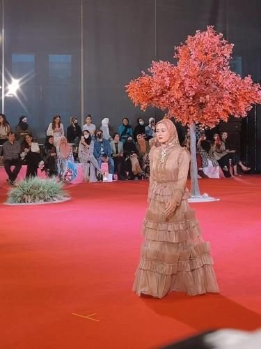 artis indonesia fashion show di luar negeri