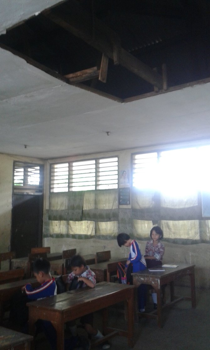 sekolah rusak di banten