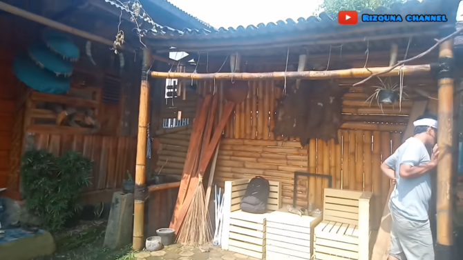 rumah bambu unik di lemahsugih majalengka