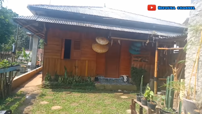 rumah bambu unik di lemahsugih majalengka