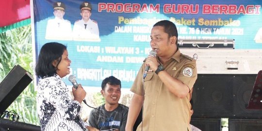 Tak Punya Biaya Skripsi Anaknya, Guru Honorer Curhat ke Bupati Tapteng Dapat Ini