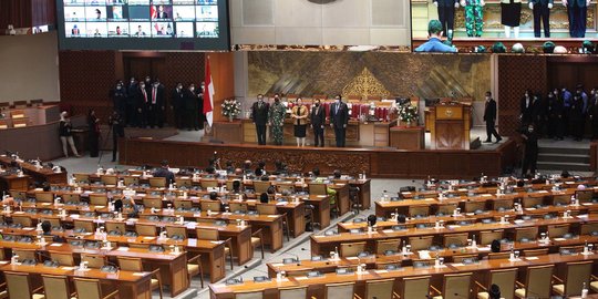 DPR Kaji Putusan MK soal UU Cipta Kerja Bertentangan dengan UUD '45