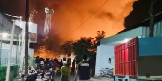 Gudang Plastik Daur Ulang di Sukoharjo Terbakar, Kerugian Ratusan Juta Rupiah