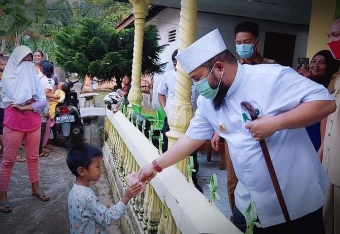 wali kota bengkulu helmi hasan dan para anak yatim