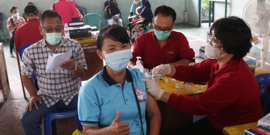 Tak Ada Hari Libur, Begini Perjuangan Tenaga Medis di Cianjur untuk Kejar Vaksinasi